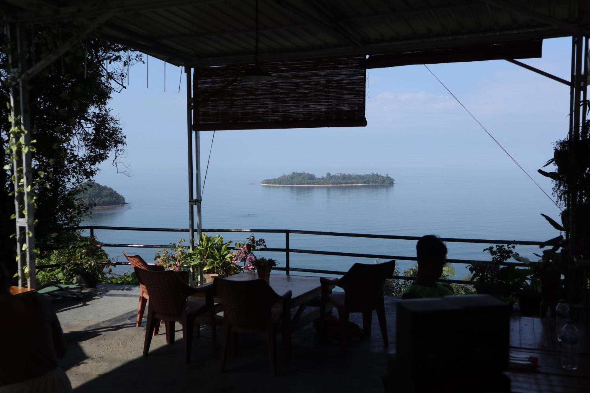 The View Padang, Amazing View, 8 Mins Mentawai Fast Ferry, Cold Beer,Close To Restaurants Kültér fotó