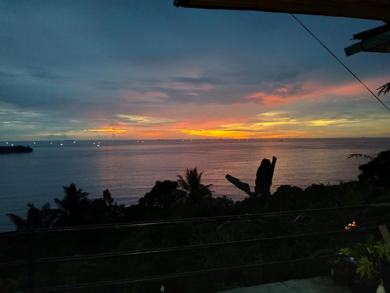 The View Padang, Amazing View, 8 Mins Mentawai Fast Ferry, Cold Beer,Close To Restaurants Kültér fotó